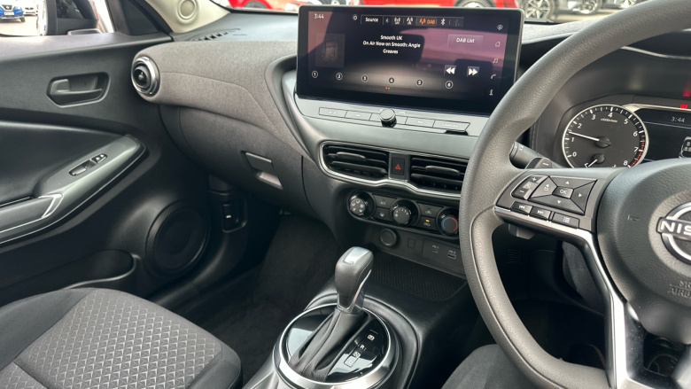 Nissan Juke 1.0 DiG-T Acenta Premium 5dr DCT Petrol Hatchback